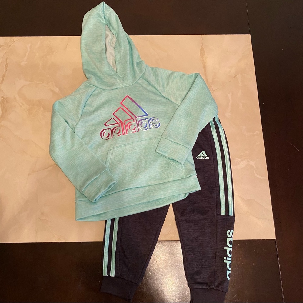 Girls adidas jogger set